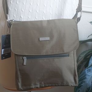 NWT's Baggallini Special Edition Olive Crossbody Bag